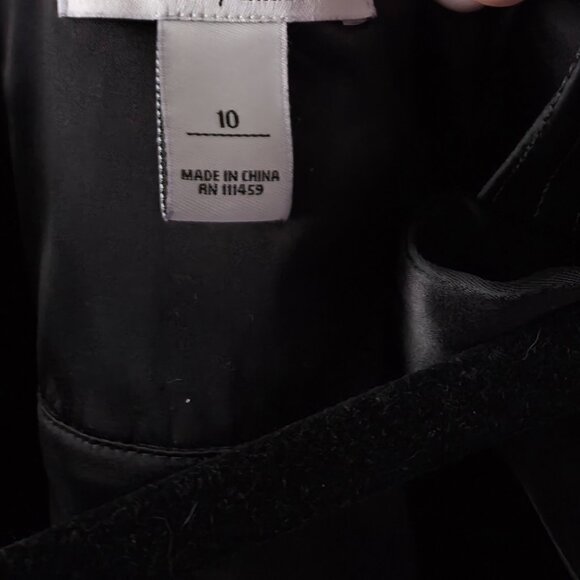 White House Black Market - Picture 4 of 4